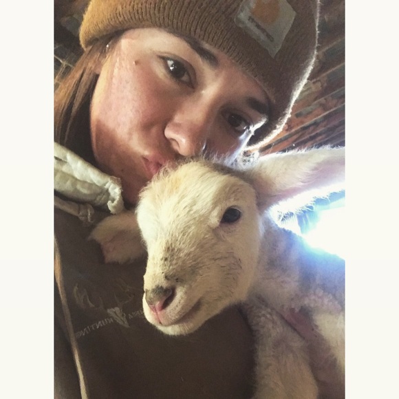 •meet your posher• - Picture 2 of 7